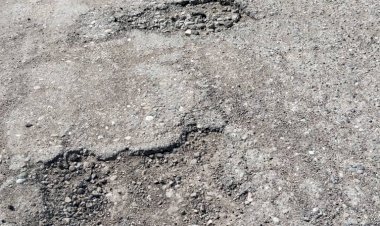 АКСЫГА КЕЛСЕҢ АБАЙЛА, ДӨҢГӨЛӨКТӨН АЖЫРАЙСЫҢ