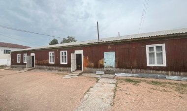 Абсаттар Сыргабаев Токтогулдагы билим берүү мекемелеринин абалы менен таанышты