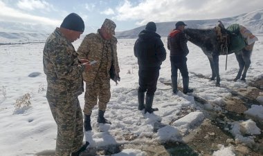 Чаткалда эки күн мурда кар басып калганы айтылган алты адам издөөгө 20 куткаруучу тартылды