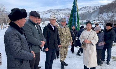“Кардан шаар курулуп” Көк-Жаңгакта жаңы жыл майрамы белгиленди (фоторепортаж)