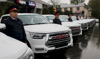 Жалал-Абадда милиция кызматкерлерине  жаңы автоунаалар тапшырылды