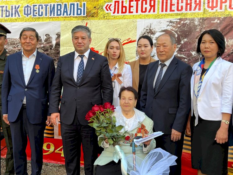 Жалал-Абадда согуш ардагерлерине 100 миң сомдон берилди