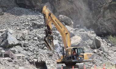 Бишкек — Ош автожолундагы 750 метрлик тоннелдин курулушуна старт берилди