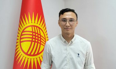 30 жаштагы Манас Абдыкалыков Кара-Көл шаарынын мэринин орун басары болуп дайындалды