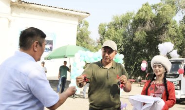 Тилек Текебаев Шамалдуу-Сай шаарына жаңы атайын техникаларды тапшырды