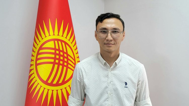 30 жаштагы Манас Абдыкалыков Кара-Көл шаарынын мэринин орун басары болуп дайындалды