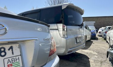 Жалал-Абад облусунда чет өлкөлүк номурлуу 1100дөй унаа мыйзамдаштырылды