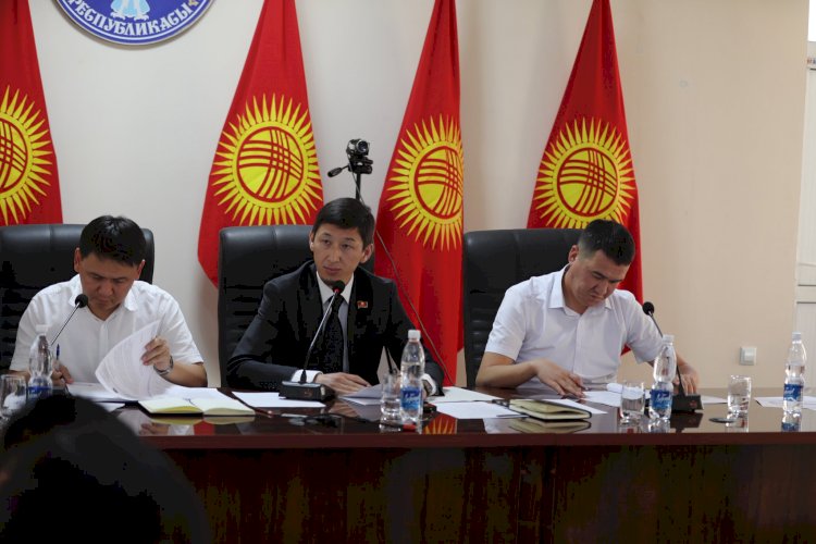 Жалал-Абад шаардык депутаттар кеңешинин Х чакырылышынын кезектеги ХI сессиясы болуп өттү