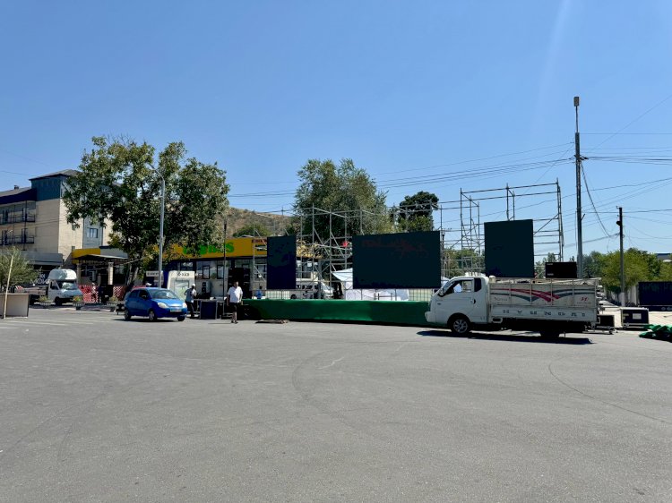 Жалал-Абадда эгемендүүлүк майрамын утурлай даярдыктар кызуу жүрүп жатат (сүрөт баян)