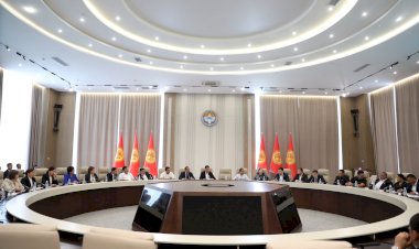 Жалал-Абад: шаардык кеңештин кезексиз сессиясы өттү (сүрөт баян)