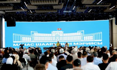 Жалал-Абад шаарынын аталышынын Манас шаары болуп өзгөртүлгөндүгүнө карата иш-чара болуп өттү