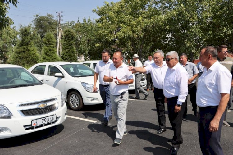 Эгемендүүлүк күнүнө карата Жалал-Абад электр тармактар ишканасына 6 даана автоунаа тапшырылды