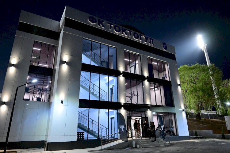 Токтогулда жаңы стадион ачылды (сүрөт баян)