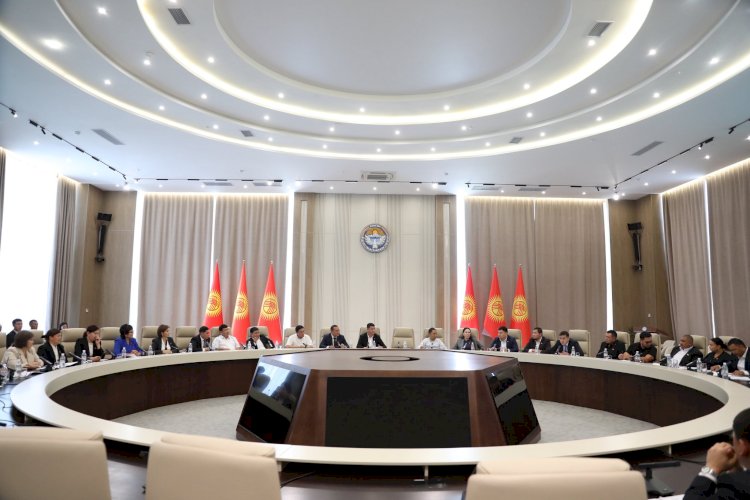 Жалал-Абад: шаардык кеңештин кезексиз сессиясы өттү (сүрөт баян)