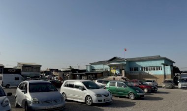 Базар-Коргондогу  автобекеттин 36 сотых жери мыйзамсыз сатылып, ал жерге 44 соода күркө тургузулган (сүрөт баян)