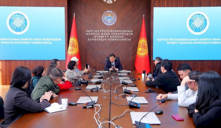 БШК төрагасы блогерлер, коомчулугунун активдүү өкүлдөрү менен жолугушту