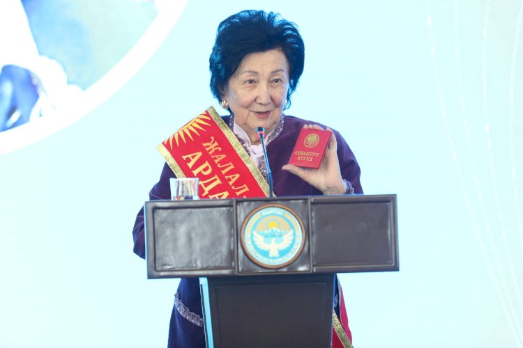 Жаңыл Түмөнбаева 80 жашта, ал “Жалал-Абад облусунун Ардактуу атуулу” болду