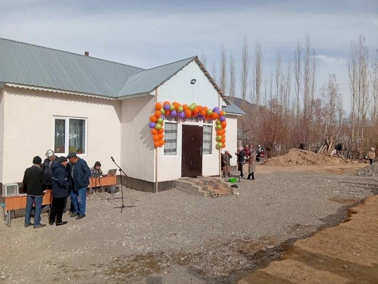 Чаткалда элдин салымы менен ден-соолугунан майыптыгы бар жаранга турак жай салынды