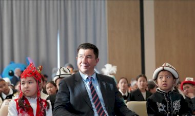 Облус башчысынын Жаңы жылдык балаты майрамы өттү (сүрөт баян)