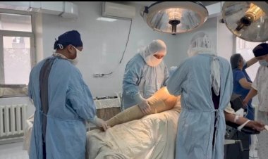 Манаста алгачкы жолу тизе муунду алмаштыруу операциясы жасалды