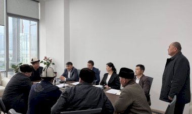 Тилек Текебаев жарандарды жеке маселелери боюнча кабыл алды