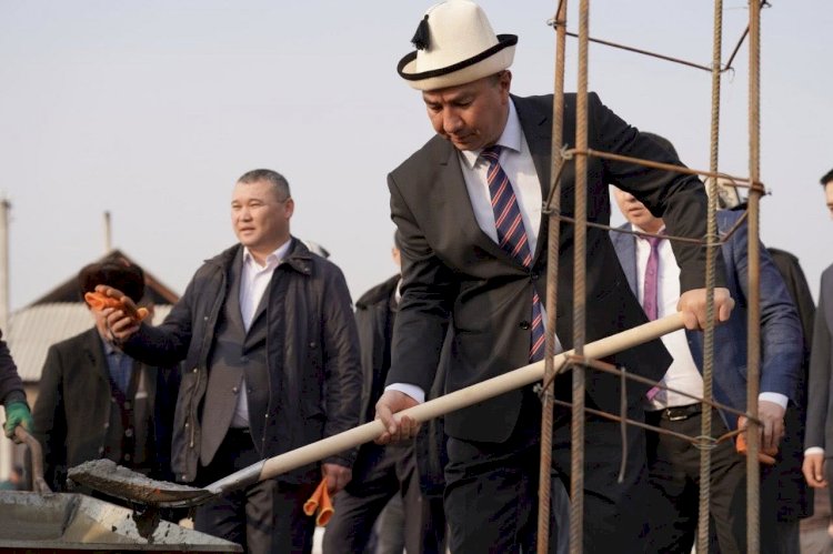 Сузакта 32 турак жайлуу социалдык шаарчанын курулушу башталды