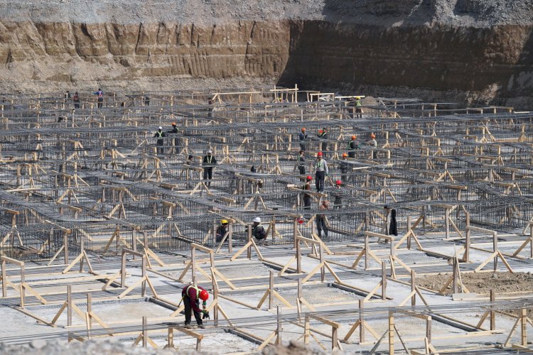 Манас шаарындагы ири объектилер Курулуш министрлигинин көзөмөлүнө өткөрүлөт