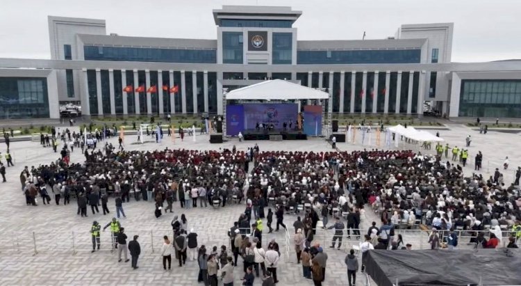 Манас шаарында “Кыялымдагы Кыргызстан: Жалал-Абад – 2026” жаштар форуму өттү (сүрөт баян)