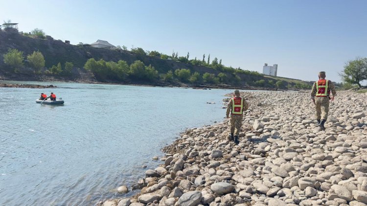 Тогуз-Тородо 5 күн мурда Нарын дарыяга агып кеткен адамды Токтогулдан да издеп жатышат
